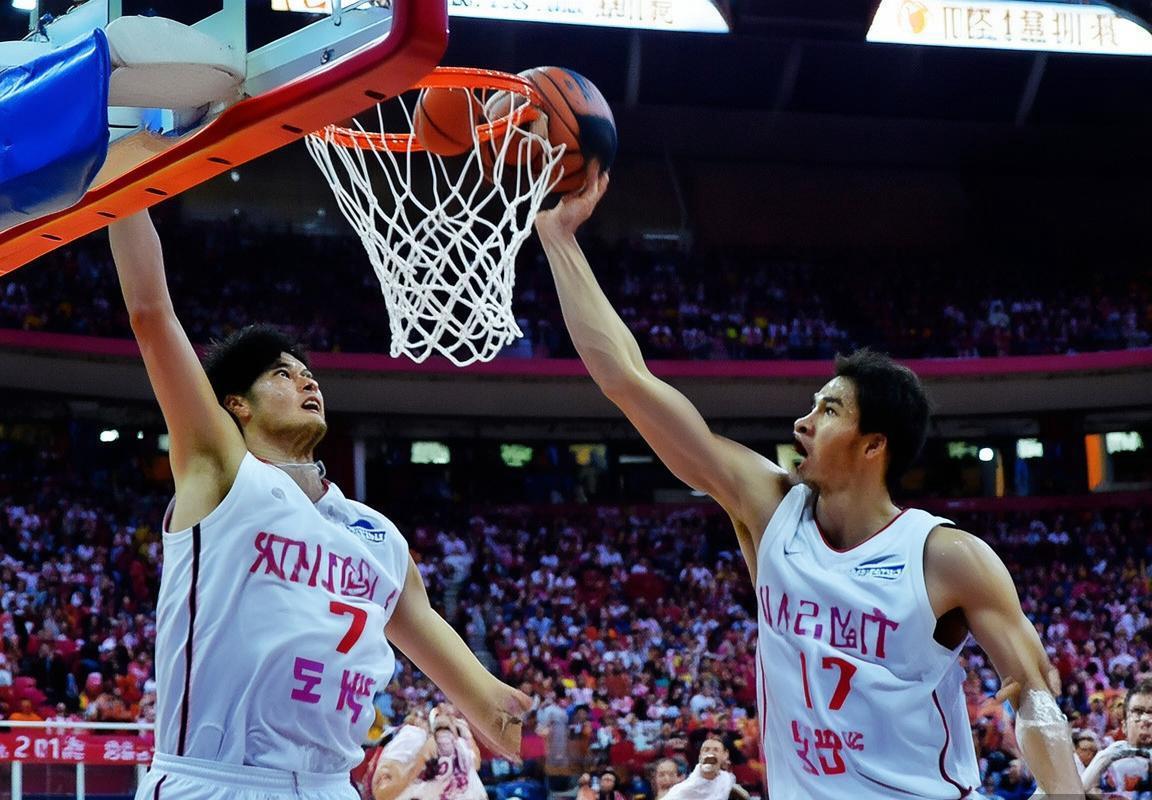 粤厦巅峰对决：战术对决解析与赛后反思(图1)