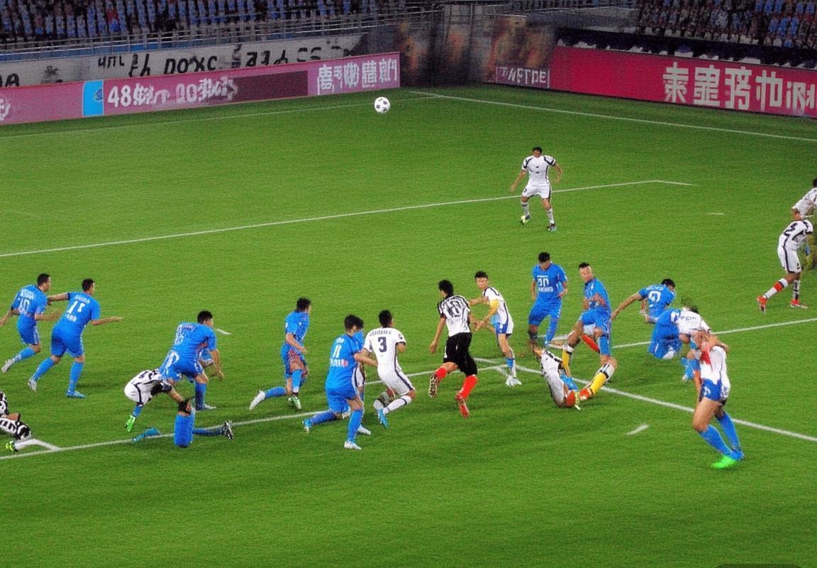 2017中超巅峰对决：上港亚泰激战火花四溅回顾(图4)